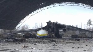 Съемочной группе Первого канала удалось снять эксклюзивные кадры на аэродроме Гостомель под Киевом