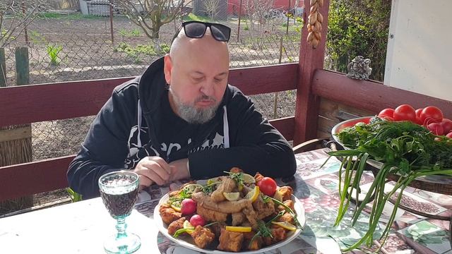 ВКУСНЕЙШИЙ СЕМЕЙНЫЙ РЕЦЕПТ ПЕЛЕНГАС ПОД МАРИНАДОМ ПО - СОЧИНСКИ,И РЫБА ЖАРЕНАЯ  ВО ФРИТЮРЕ.