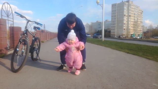VLOG:Катаемся на великах/учимся ходить топ топ//педикюр перед сном