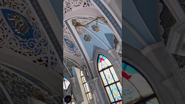 В мечети Кул-Шариф. Казань, Татарстан/In the Kul-Sharif mosque.  Kazan, Tatarstan