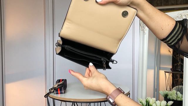 Мини сумочка с заклепками Charles & Keith смотреть онлайн