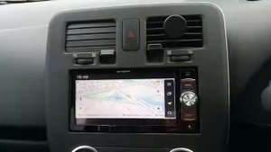 Nissan Leaf установка Яндекс навигатора