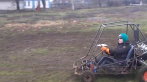 багги с двигатилем от Альфы, место двигателя от китайской бензопели.16 передач+4 задних!+кпп днепр!