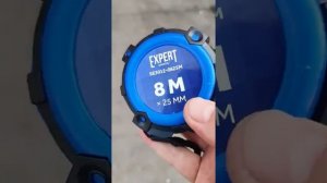 Рулетка EXPERT STARTUL SE3012-0825M падает из окна и попадает под машину
