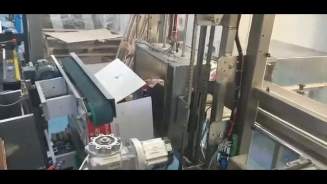 Вертикальная загрузка пакетов стакер лифт в картонный гофрокороб смотреть онлайн