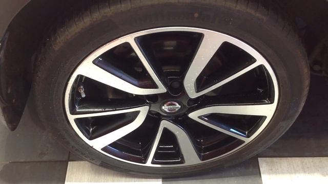 2015 Nissan Qashqai 1.2DIG-T Tekna смотреть онлайн