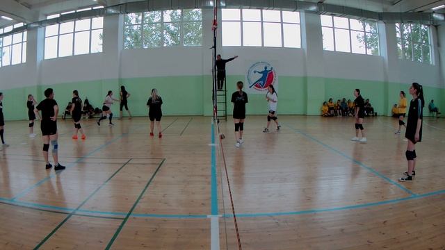 Первомайская спортивная школа. Спортзал волейбол. Волейбол 10 номер.