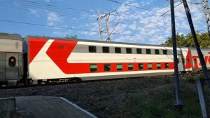 Электровоз 2ЭС4К-072 с поездом №36 Санкт-Петербург - Адлер