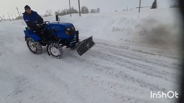 минитрактор скаут т12 чистит снег отвалом смотреть онлайн