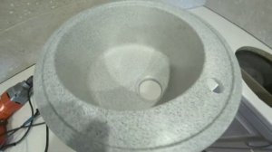 КАК ПРОПИЛИТЬ СТОЛЕШНИЦУ ПОД РАКОВИНУ. УСТАНОВКА СМЕСИТЕЛЯ И СИФОНА.