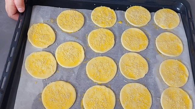Закусочные бутерброды из слоеного теста.?? Красиво, вкусно, сытно и быстро готовится?