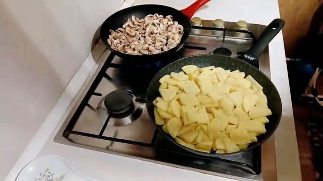 Жареная картошка с грибами смотреть онлайн