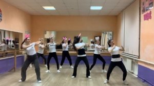 Зажигательная зумба "Не пускайте меня с нею танцевать"