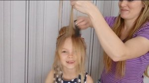 Прическа для девочки, на выпускной, коса из 5-ти прядей с лентами