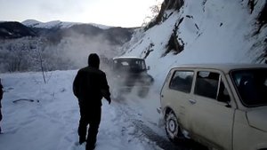 Нива на цепях противоскольжения