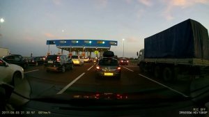 Очередь на оплату проезда по транспондеру платного участка на М4 Дон