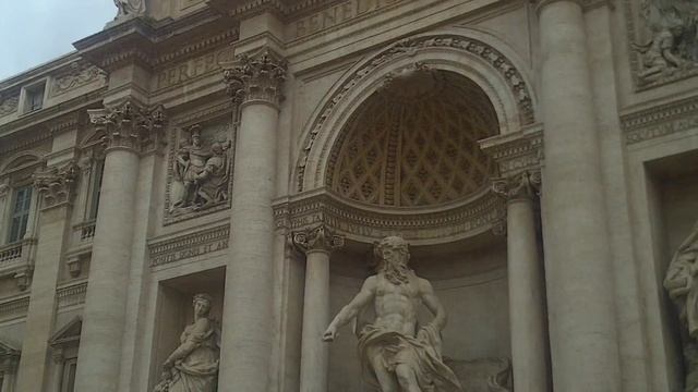 La Fontana di Trevi Roma - The Trevi Fountain in Rome, Italy смотреть онлайн