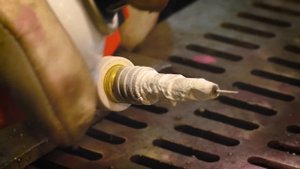 Керамический спрей для защиты от сварочных брызг CAS 400. Как продлить жизнь сварочной горелке?