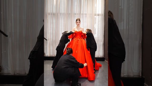 NEW modest red western ball gown strapless wedding dresses #weddingdress #ballgowns #2024bride