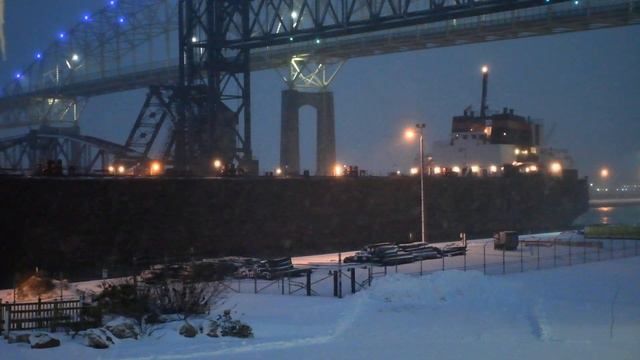 Great Lakes Freighter Stewart J Cort in the Soo Lock Canal смотреть онлайн