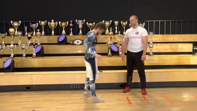 Как прыгать в длину с места далеко. смотреть онлайн