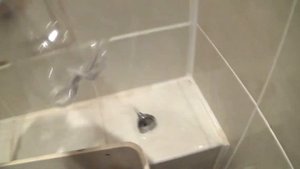 Значительная экономия воды на сливном бачке.  Нетрадиционный способ .