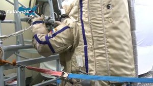 Российские космонавты начали подготовку к своей первой высадке на Луну