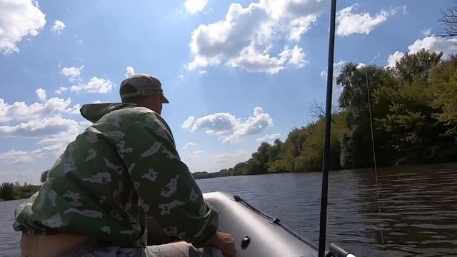 Рыбалка на нижней Москва реке с лодки 2019 смотреть онлайн