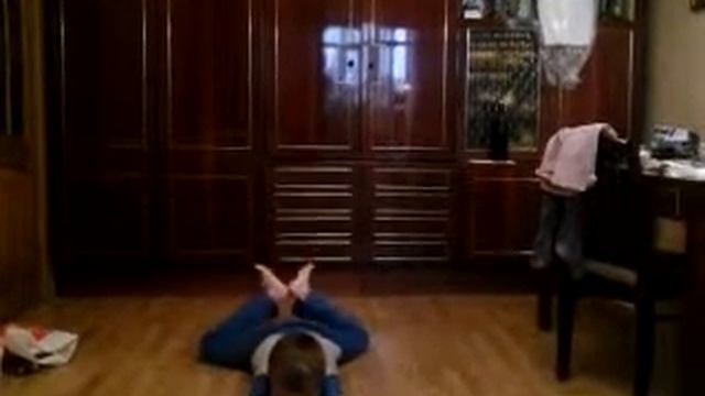 Как научиться садиться на шпагат смотреть онлайн