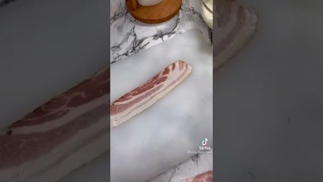 рулет из куриной грудки и бекона