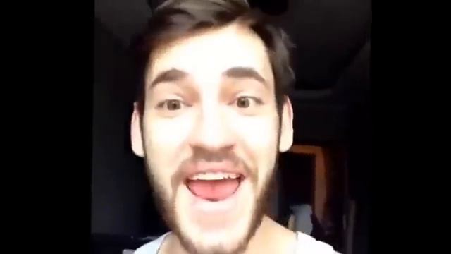 first snowfall reaction by Pasha Mikus vine смотреть онлайн