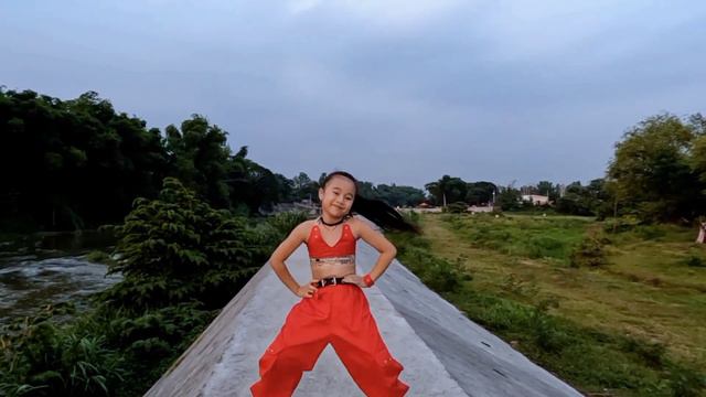 SKIRI SKIRI BUDOTS REMIX | Tiktok Dance | Zumba Dance Workout |Dj Ericnem remix@AnnicaTamo_7 смотреть онлайн