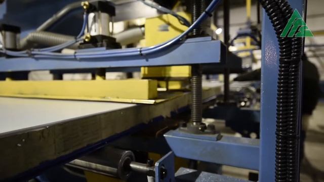 Металлком - производство сэндвич панелей из базальта и упаковка
