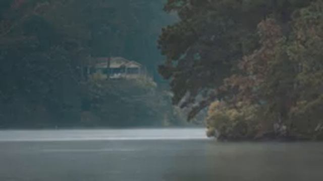 Ливень на реке. Шум проливного дождя с сильными раскатами грома. Thunderstorm and Heavy rain sounds смотреть онлайн