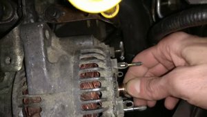 Ремонт генератора Land Rover Freelander I, без зняття з автомобіля (нема зарядки АКБ)...