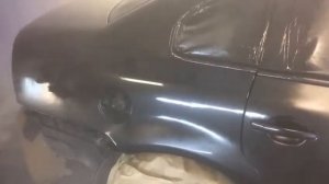 Покрываем автомобиль лаком после покраски