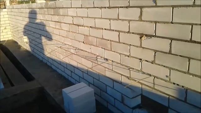 ДОМ ИЗ ШЛАКОБЛОКА И КИРПИЧА часть 2 смотреть онлайн