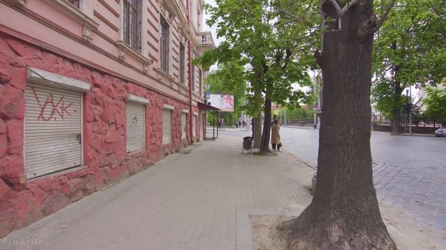 4K Walking Tour along the Streets of Chernivtsi, Ukraine смотреть онлайн