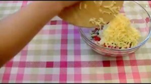 Пицца-бутерброды за 10 минут. Сочная начинка на хрустящем батоне.