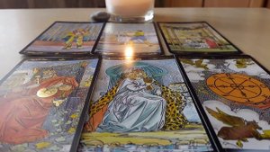 Онлайн гадание на картах таро"Буду ли я вместе с задуманным мужчиной"