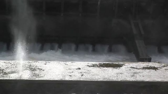 Работа шлюза.  Подъем.