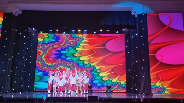 Ансамбль "Радость". Отчетный 2023. Весёлая прогулка. смотреть онлайн