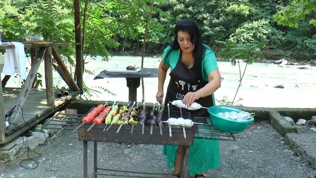 РЁБРЫШКИ НА МАНГАЛЕ ШАШЛЫК ПО КАВКАЗСКИ, БАРАНИНА В ТОМАТАХ СЕКРЕТ ПРИГОТОВЛЕНИЯ
