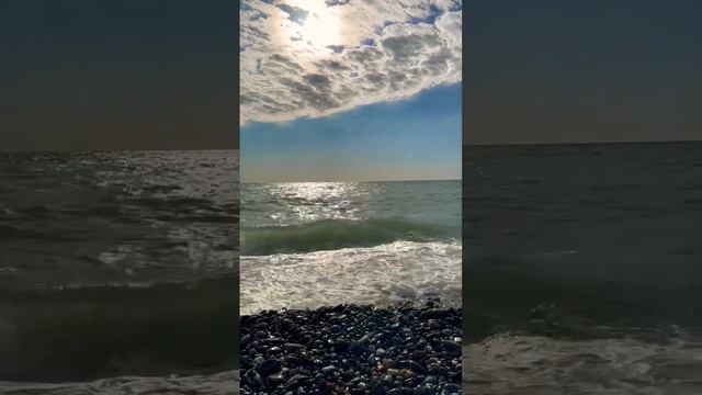 Сидя у спокойного моря, задумываешься как же жизнь прекрасна😌#жизнь#прекрасна#красота#сочи#море🌊🔥