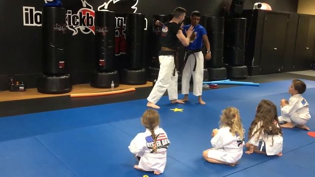 Self Defense Demonstration смотреть онлайн