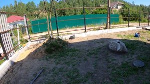 Как сделать забор своими руками. Как и из чего построить недорогой забор.Как сделать откатные ворот