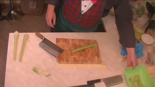Кухня с #ЦайДао. 3 способа нарезать сельдерей как китайцы