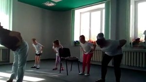 Занятия танцами для детей с ограниченными возможностями. Разминка