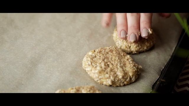 Рецепт печенья. Печенье без яиц, без масла, без муки и без соли [из двух ингредиентов]