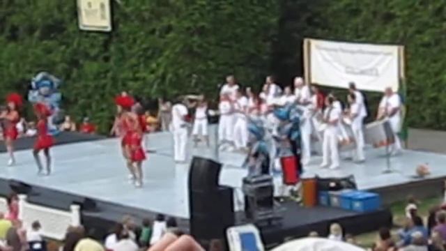 Lions of Batucada (a festival of Brazilian music and dance) смотреть онлайн